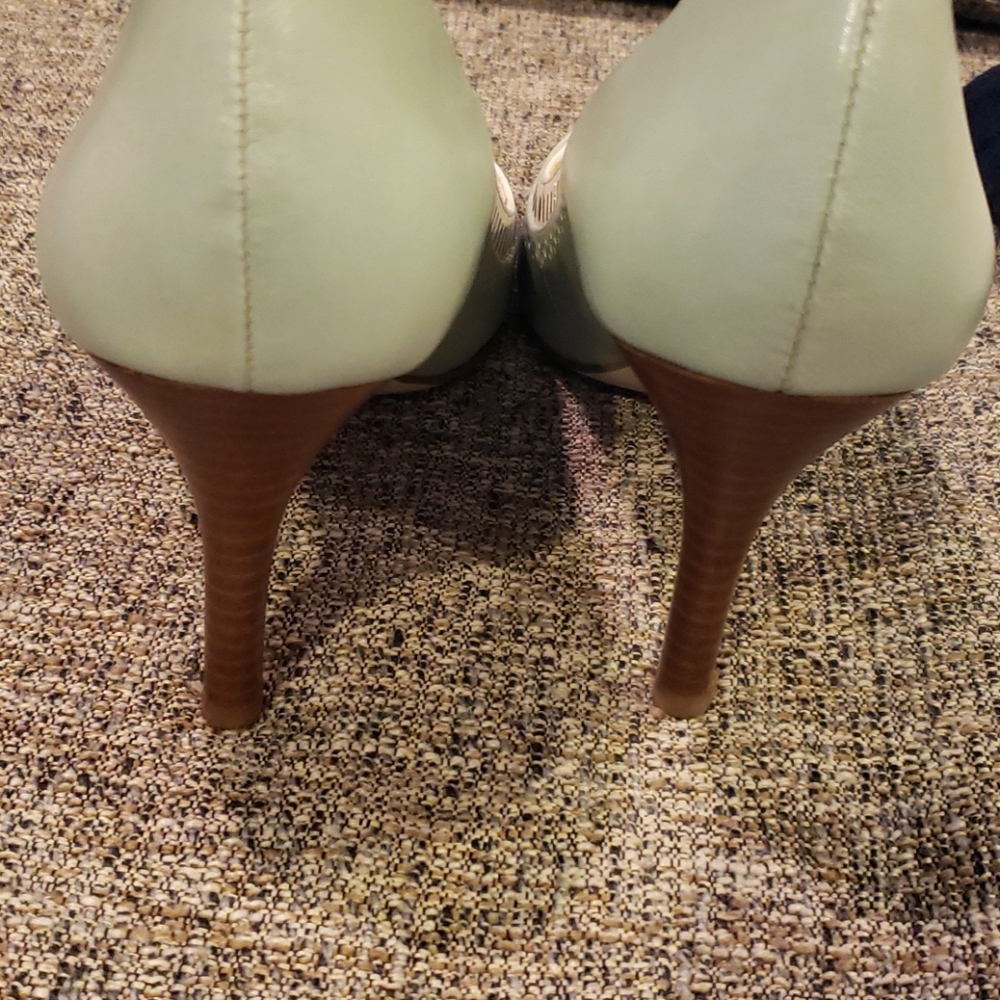 Mint green & white heels - Picture 4 of 7